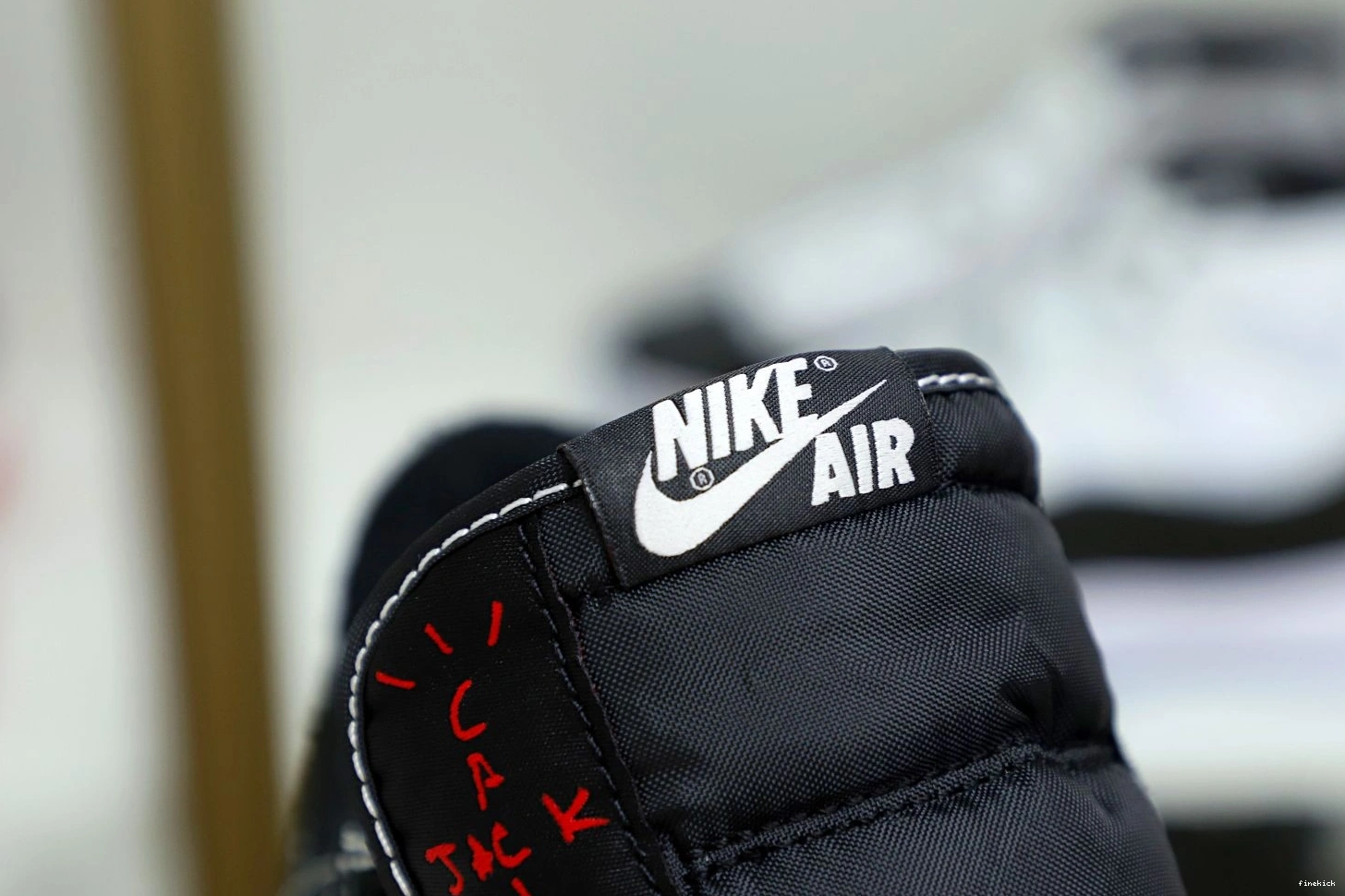 X NIKE SCOTT OG PHANTOM” 1 AIR “BLACK JORDAN LOW TRAVIS 0309